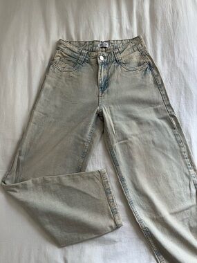 Light Wash High-Rise Women Balloon Jeans
